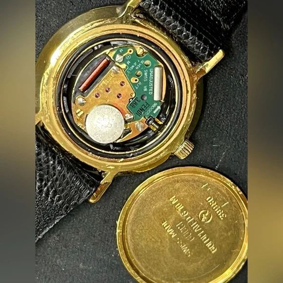 GUCCI vintage 3000.2.L Gucci ladies Watch - Picture 13 of 13